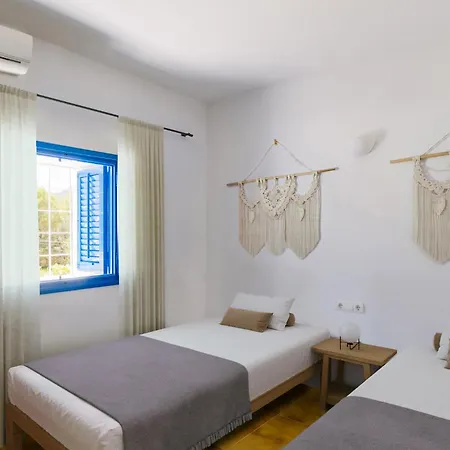 Alexa Charming Is Just A 10 Min Drive To Either Playa Den Bossa Or San Antonio